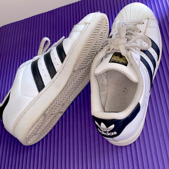 ADIDAS classic superstar worn sneakers - Picture 3 of 6